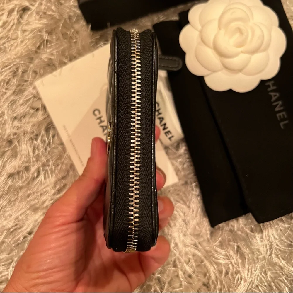 CHANEL QUILTED CLASSIC COIN WALLET